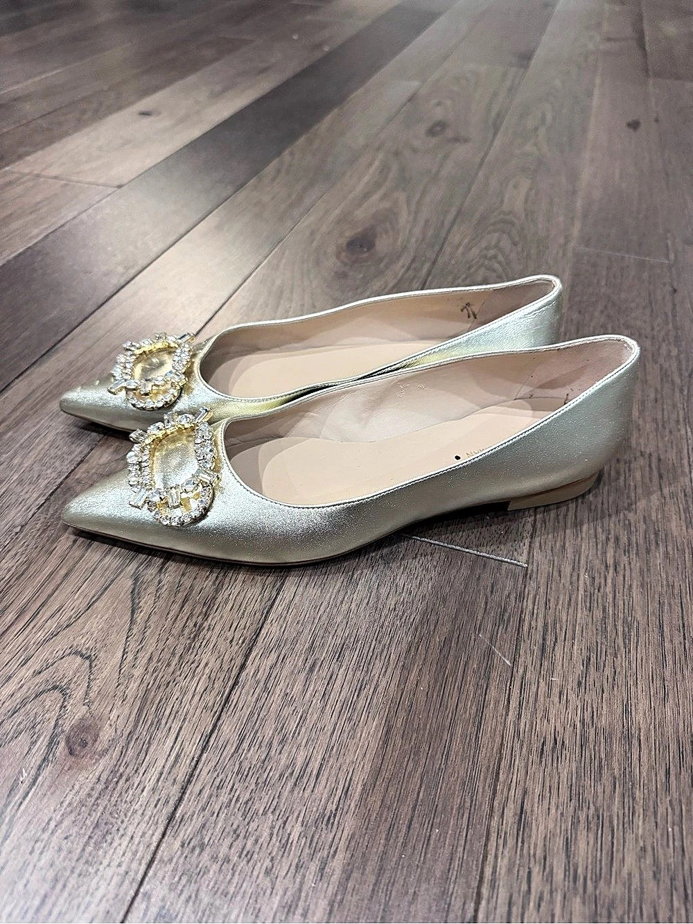 Stuart Weitzman Eloise Crystal Pointed Toe Flats in Gold US 7B